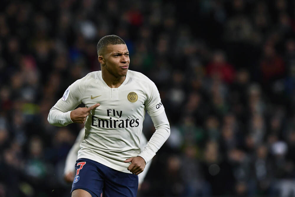 迎丙午马年 “鸿伟画马展”启幕